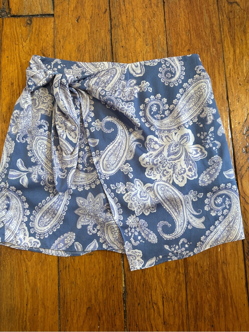 Vici Paisley Tie-Front Mini Skort